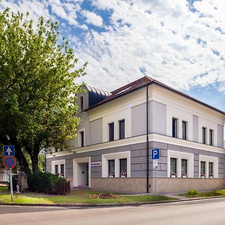 Corso Lux Apartman Дьюла Экстерьер фото