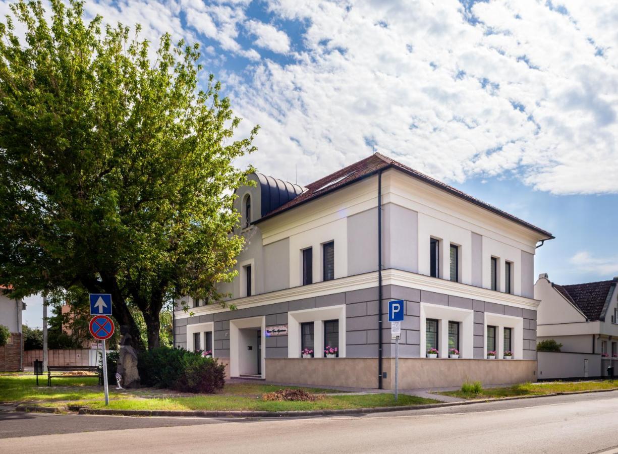 Corso Lux Apartman Дьюла Экстерьер фото