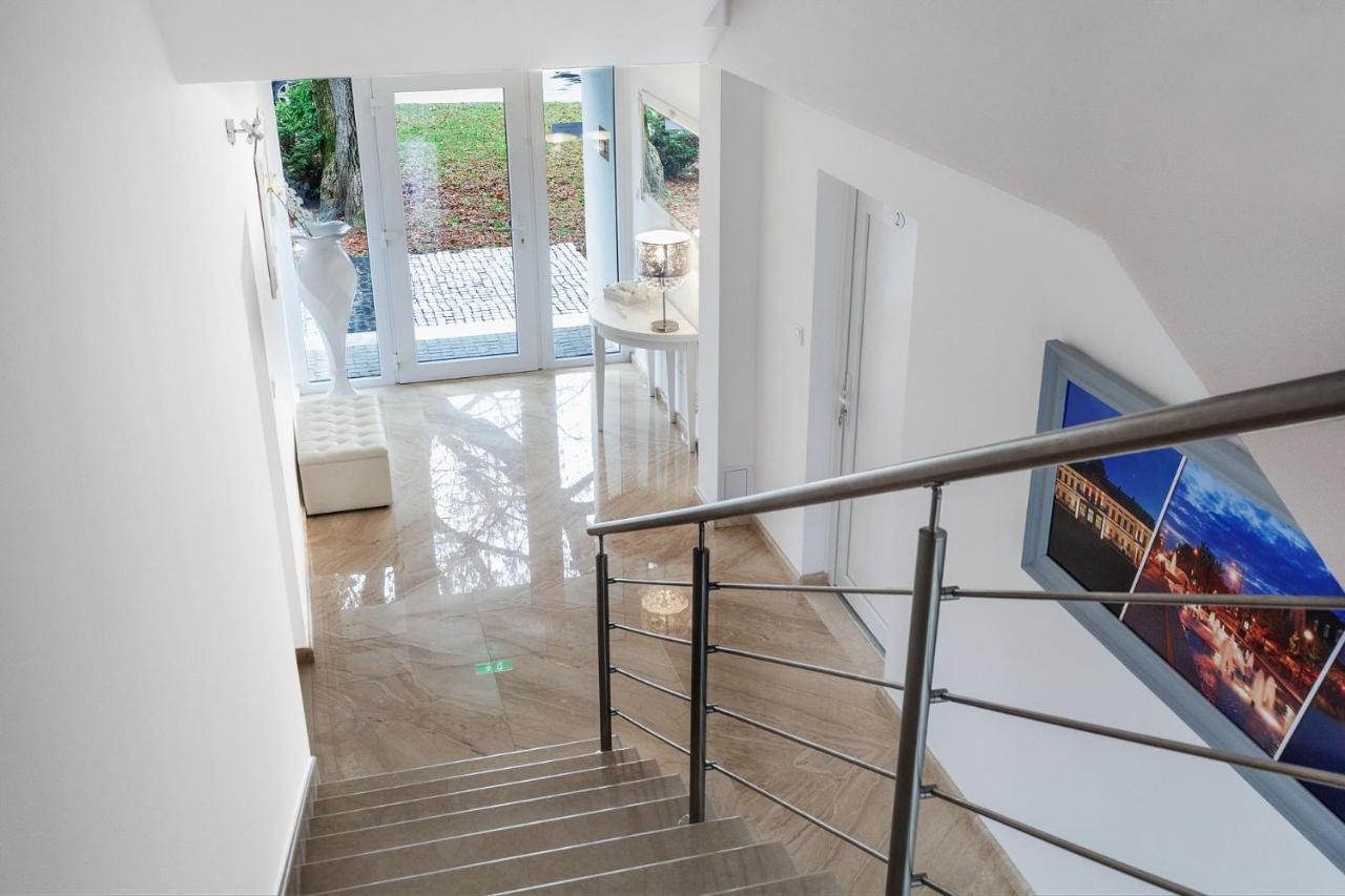 Corso Lux Apartman Дьюла Экстерьер фото