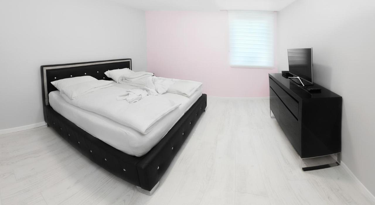 Corso Lux Apartman Дьюла Экстерьер фото