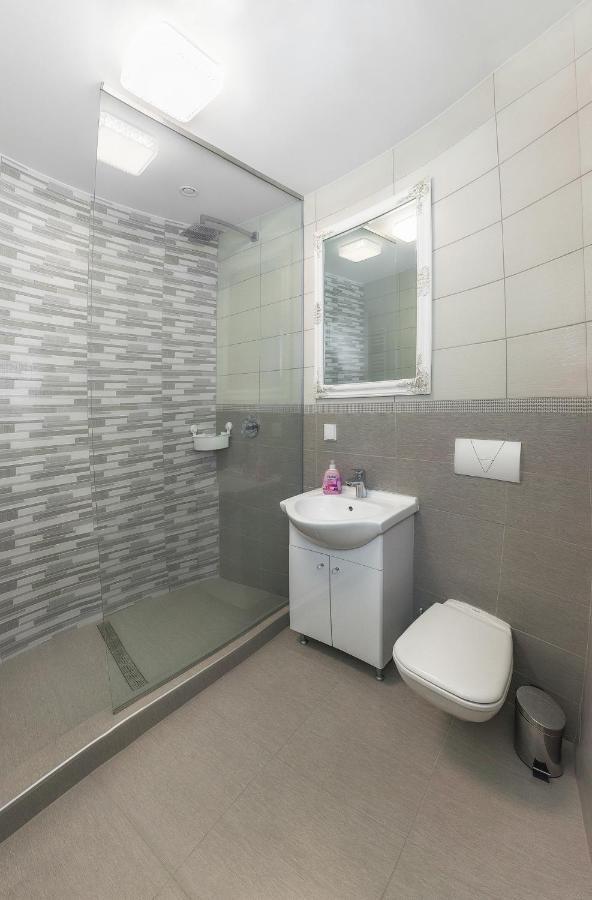 Corso Lux Apartman Дьюла Экстерьер фото